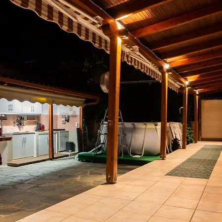 Daire Seaside By Golden Host