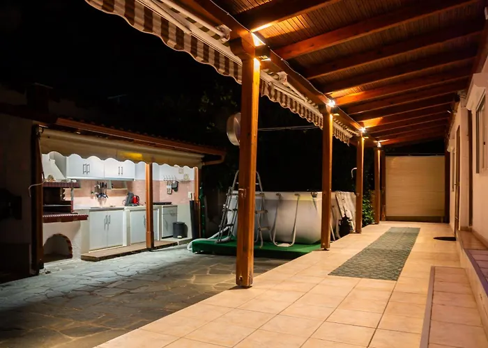 Daire Seaside By Golden Host