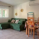 Seaside By Golden Host Apartment *