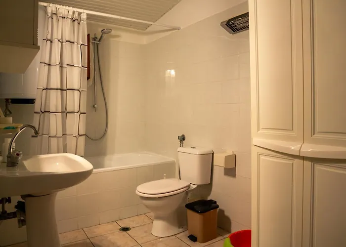 Seaside By Golden Host * 尼亚·蒙达尼亚